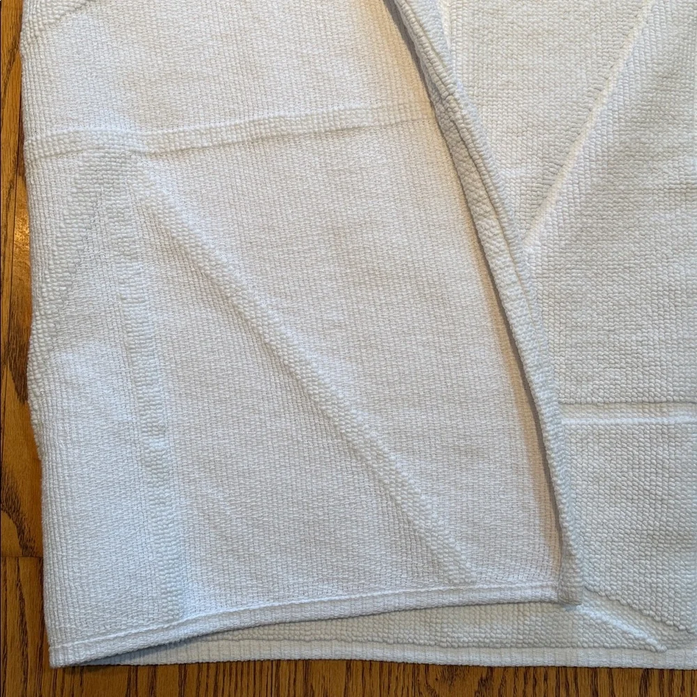 West Elm Triangle Sculpted Bath Mat